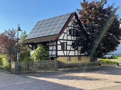 Ortsmitte: Fachwerkhaus mit großem Garten - Günstige Erbpacht - Top Energieeffizienz