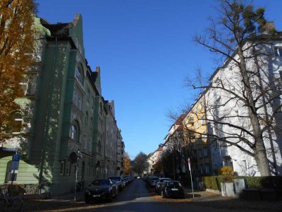 Elegante 3-Zimmer-Altbau-Wohnung in Top-Lage Neuhausen!