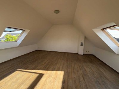 Attraktive und modernisierte 3-Zimmer-Maisonette-Wohnung mit Einbauküche