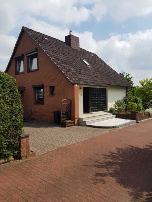 Geräumiges Einfamilienhaus mit Wintergarten, Sauna und großem Eckgrundstück in Kiel-Elmschenhagen