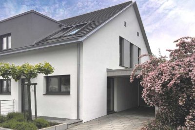 Hochwertig, technisch up to date (Geothermie), dezente Eleganz - Wohnen auf höchstem Niveau!
