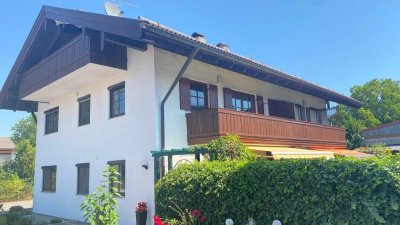 Gelegenheit!
Sonnige Wohnung mit zusätzlichem, mit Holz ausgebauten Raum im Dachgeschoss