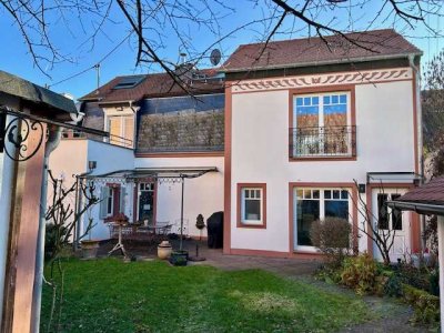 Wunderschönes freistehendes Einfamilienhaus im Villenstil im Herzen von Sossenheim