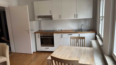 Altstadt: Warmmiete!  Strom extra, Müll extra  Möblierte  1,5-Zi.  Whg im 3. OG in Ulm-Fußgängerzone