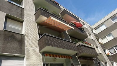 Komfortable bezugsfertig renovierte Wohnung mit sonnigen Balkon.