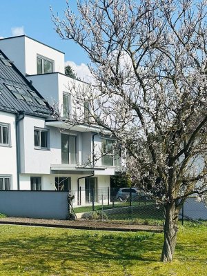 Wohntraum Dachgeschosswohnung mit 3 Zimmer und Balkon - gartenseitiger Grünblick - schlüsselfertig - barrierefrei - provisionsfrei