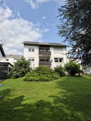 Kapitalanlage mit Substanz und Potenzial - attraktives 4-Familienhaus mit Freizeitgrundstück