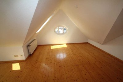 Ostviertel: Sonnige 2-Zimmer-Whg BG DG li E10