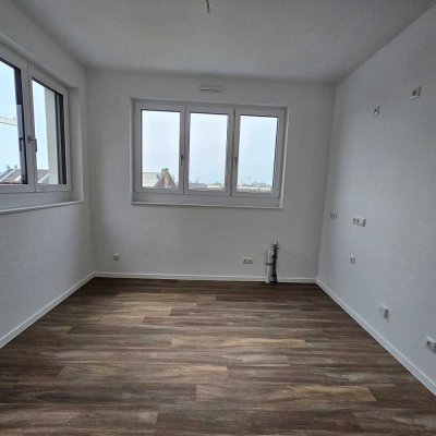 NEUBAU im EHRENVEEDEL • Aussergewöhnliches 2 Zimmer Penthouse mit 2 Dachterrassen (14 qm)