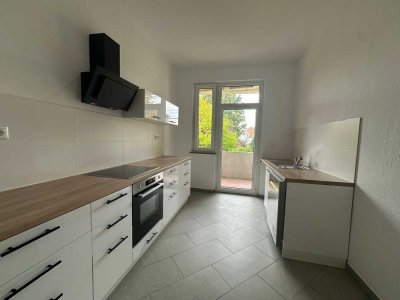 Moderne 4- Zimmer Wohnung mit Balkonzugang von Küche & Wohnzimmer -  ca. 100 m