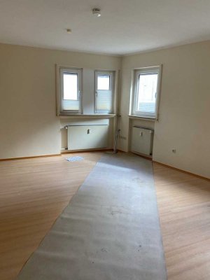 Stilvolle, modernisierte 2,5-Zimmer-Wohnung mit Balkon und Einbauküche in Wetzlar