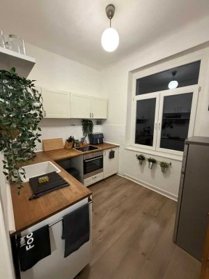 Schöne, helle 75qm-Altbauwohnung mit Südbalkon