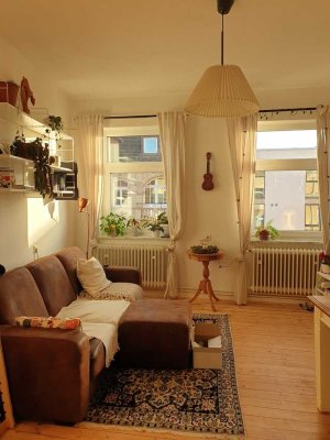 Wunderschöne, helle Altbauwohnung wird frei