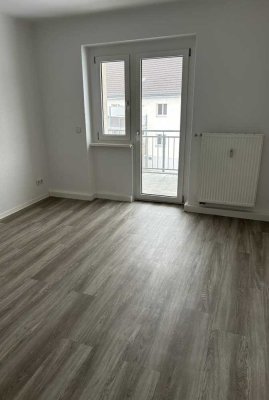 4 Raumwohnung mit Großbalkon!