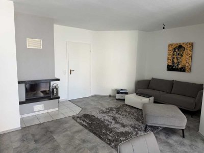 3 Zimmer Wohnung mit Balkon, EBK und Stellplatz - FFM Nied