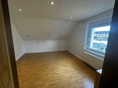 Freundliche und modernisierte 2-Zimmer-Dachgeschosswohnung in Velbert
