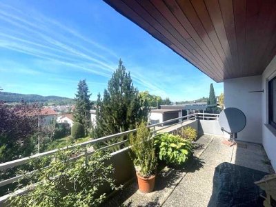 Helle 4-Zimmer-Wohnung mit großem Balkon und Weitblick