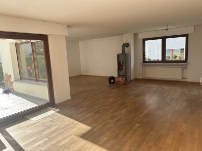 Ein echtes Zuhause – großes Haus mit vielen Möglichkeiten in Esslingen-Berkheim