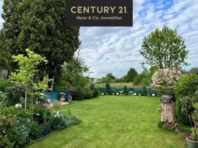 Gepflegte Doppelhaushälfte mit viel Platz, großer Garage und pflegeleichten Garten in Weilerswist