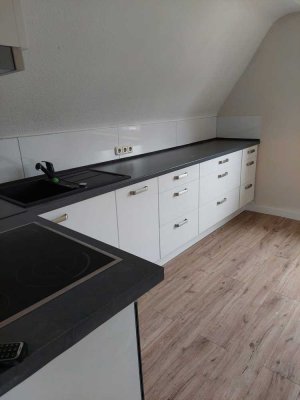 Moderne 3,5 Zimmer Maisonettenwohnung im 2. OG in Oberhausen-Dümpten.