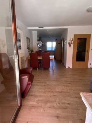 Reihenhaus in Rodenberg modernisiert und sehr gepflegt von Privat