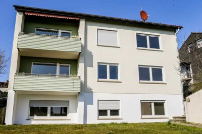 Geschmackvolle 3,5-Raum-Wohnung mit S/W-Balkon & Albblick und EBK in Lichtenwald-Thomashardt