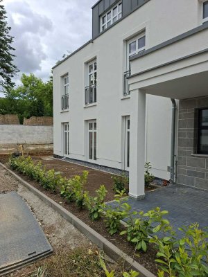 Neubau Erstbezug 3 Zimmerwohnung mit Garten