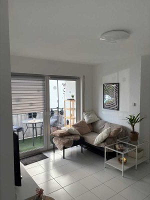 2 ZKB mit Balkon und EBK in Kelsterbach ab 01.10. frei