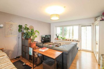 Bezugsfrei - Gepflegte 2-Zimmer-Wohnung im Hochparterre mit Balkon! Erbbaurecht bis 2067!