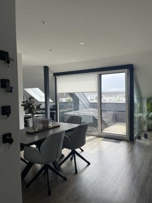 Neuwertige: Moderne 3-Zimmer Dachgeschosswohnung mit Loggia und Balkon in Viersen