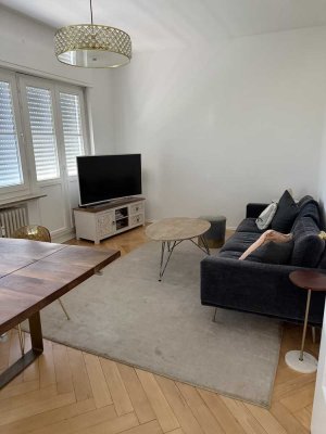 Modernisierte Wohnung mit drei Zimmern sowie Balkon im Herzen der Bonner Altstadt