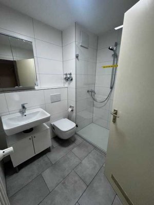 Top gepflegte 2 Zi.-Wohnung mit EBK, 2x Balkon, neuem Bad sowie TG-Platz in Gärtringen, WM ca.980€