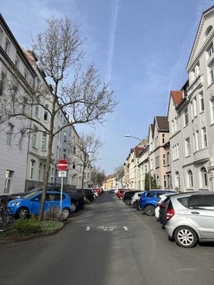 Sanierte Altbauwohnung 4 Zimmer KDB in Neu-Ehrenfeld