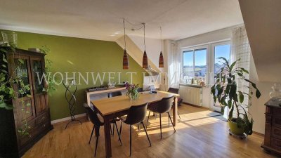 Helle, gemütliche 3-Zi-DG-Wohnung mit Balkon und eigenem Garten