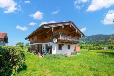 *** RESERVIERT *** Charmantes Landhaus in ruhiger Ortsrandlage  bei Inzell mit Weit- und Bergblick!