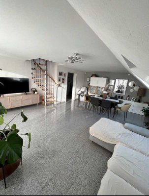 4 Zimmer WHG mit Balkon