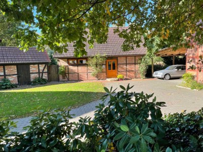 Schönes Fachwerkhaus im Grünen