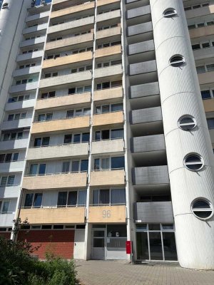 schöne, großzügige 4 Zimmerwohnung (nur mit WBS für mind. 4 Personen) zu vermieten