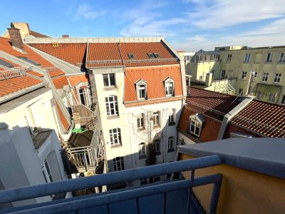 In Nürnberg Stadtteil GoHo: Stilvolle 5-Zimmer-Maisonette-Wohnung mit großer Dachterrasse