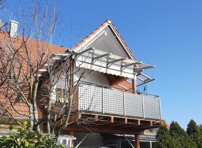 Helle 3-Zimmer-DG-Wohnung, 72m², Balkon, in ruhiger kleinen Wohnanlage