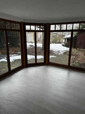 Traumhaftes  Einfamilienhaus mit Garten, Wintergarten & viel Privatsphäre in Hamburg-Lurup