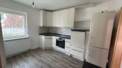 Helle Wohnung mit Garage und Gartennutzung