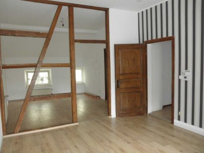 Gemütliche großzügige DG-Wohnung Citynah / mit EBK - OFFENE BESICHTIGUNG - 23.08.2025