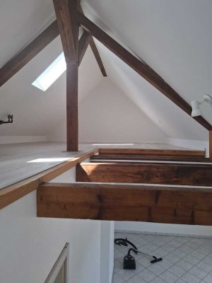 Geschmackvolle 2,5-Zi-Maisonette-Whg mit Einbauk und Gartenmitben. privat