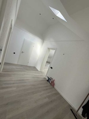 Modernisierte 3-Raum-Wohnung mit Balkon und Einbauküche in Gaggenau
