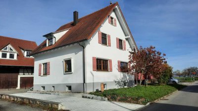 Wohnhaus freistehend mit 2 separaten Wohnungen in Rottenburg-Oberndorf