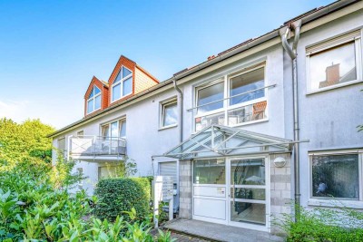 Bad Vilbel: Gemütliche 1-Zimmer-Wohnung mit Balkon, Einbauküche & Tiefgaragenstellplatz in Stadtlage