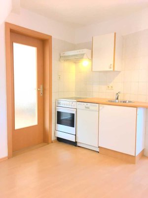 Teilmöblierte 3 Raum Wohnung mit Einbauküche, 3.OG,  hell und freundlich, in zentraler Lage