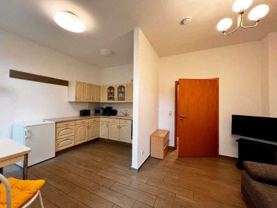 "Möblierte Erdgeschosswohnung mit kleiner Terrasse zu vermieten"