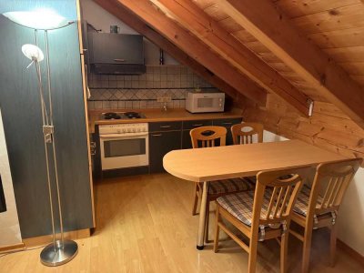Ansprechende 1-Zimmer-Wohnung mit Balkon und EBK in Baierbrunn